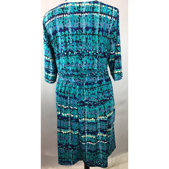 NWOT Avenue twist from keyhole dress (22/24) - Picture 3 of 5